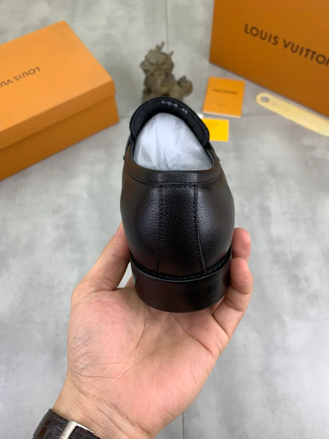 Men's Men's Shoes 💰P420 [New Style] 💰Yangli💎💎💎[Louis Vuitton] LV high-end men's formal business leather shoes, original order 1:1! Original imported calfskin, original metal buckle, imported sheepskin lining for feet, original outsole, men's shoe size: 39-45 (38.46 customized) black optional